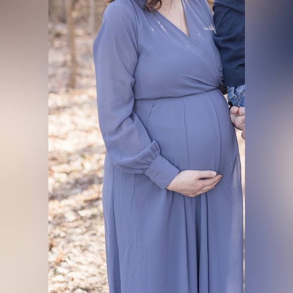 🎉 Host pick 🎉Pinkblush maternity photo shoot gown - Picture 1 of 4